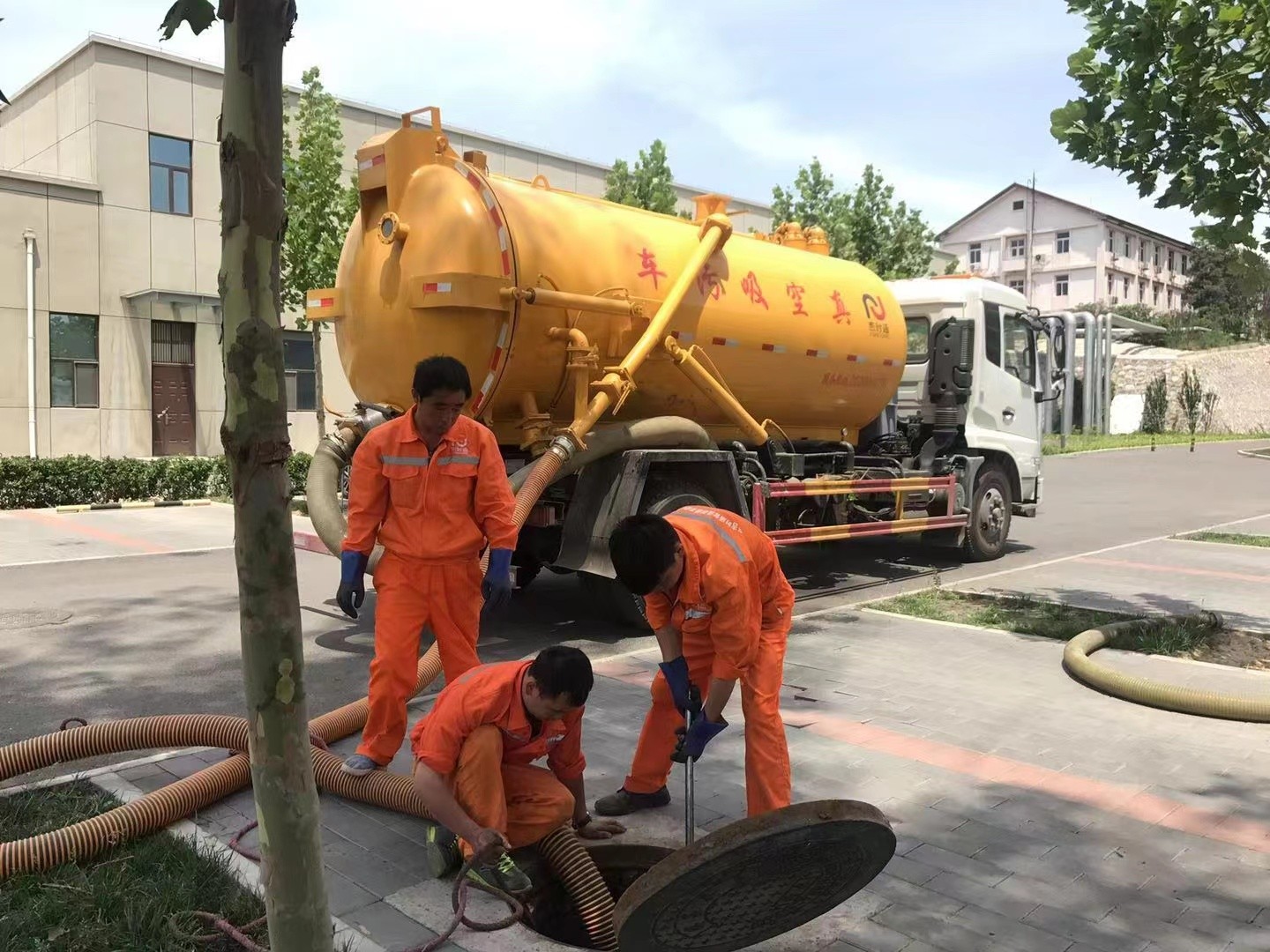 阳曲化粪池清理与5-8吨吸粪车施工效率分析